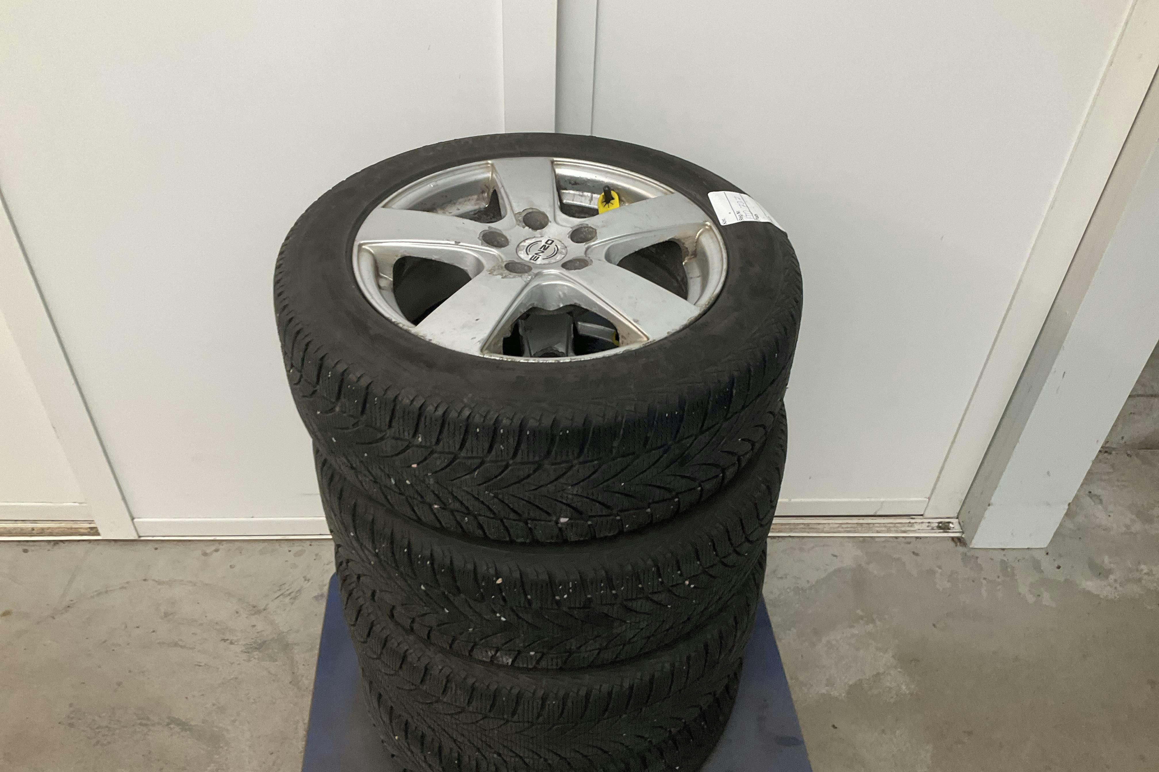 Vehicle Image 11