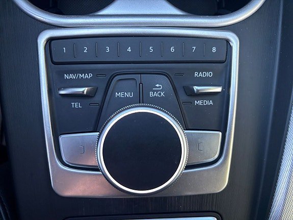 Vehicle Image 24
