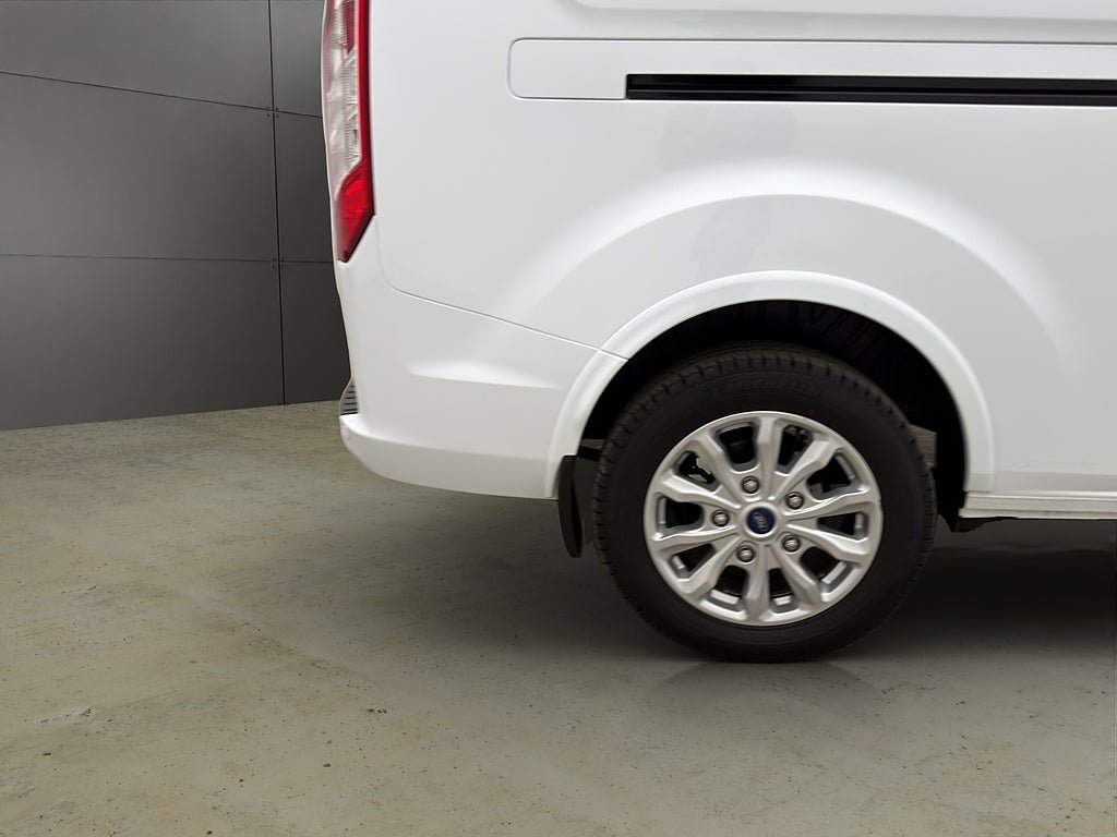 Vehicle Image 30