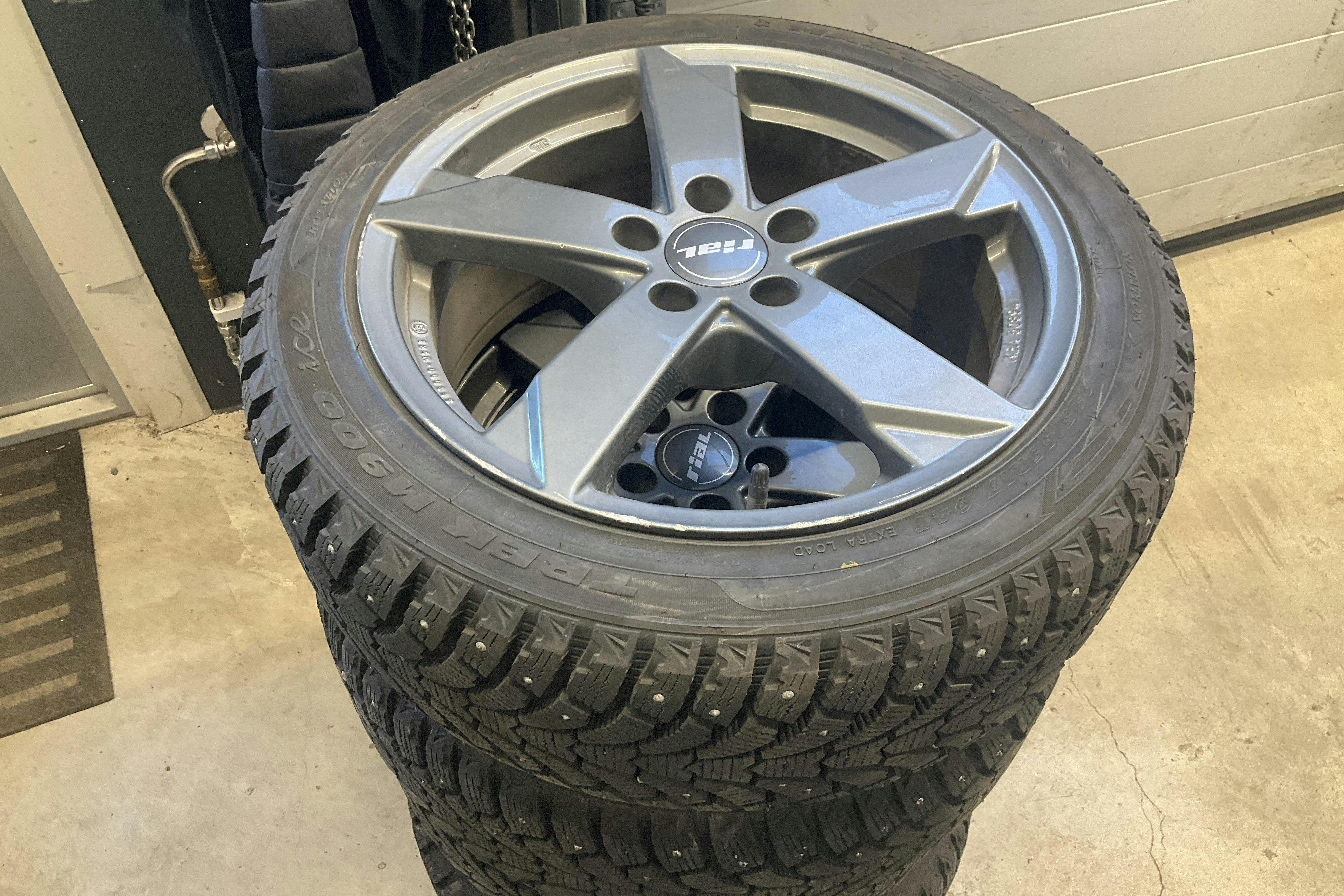 Vehicle Image 14