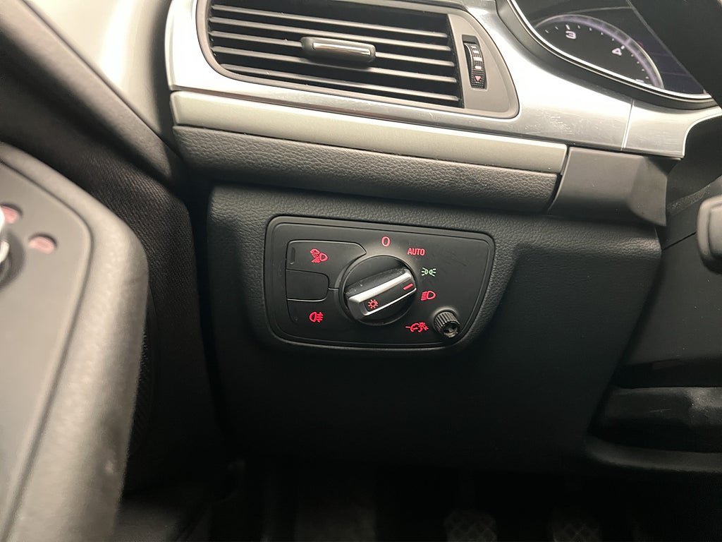 Vehicle Image 27