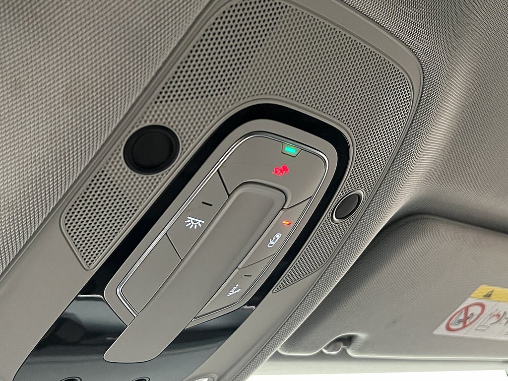 Vehicle Image 33