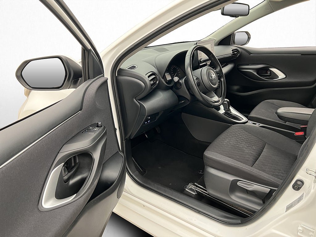 Vehicle Image 9