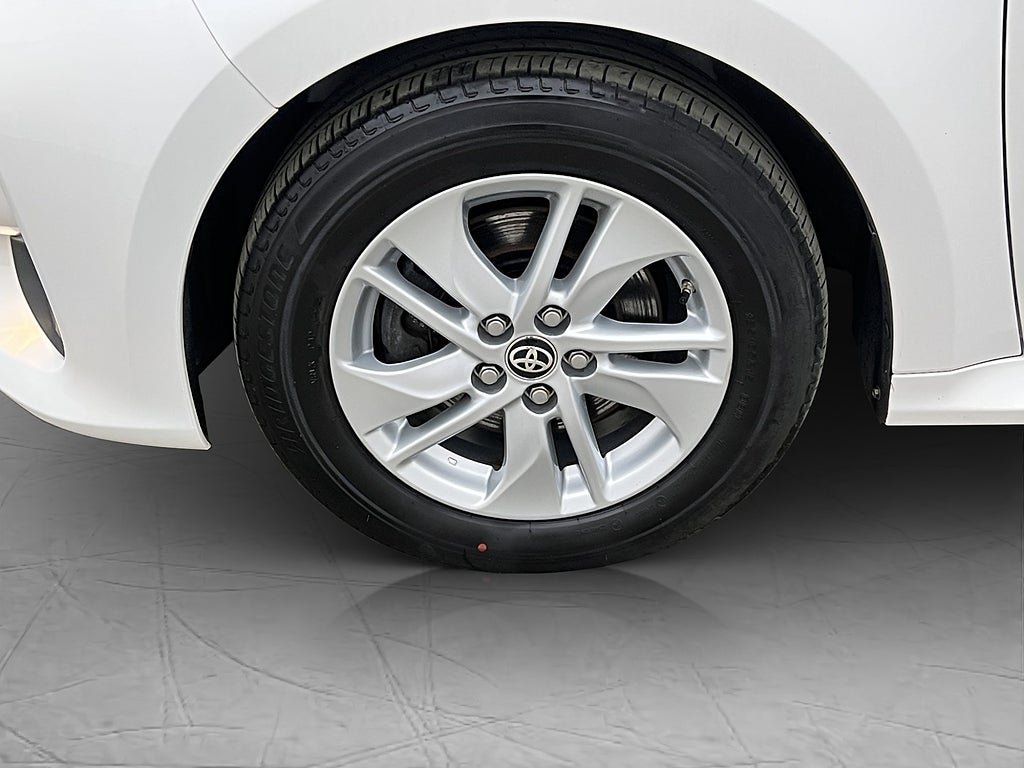 Vehicle Image 21