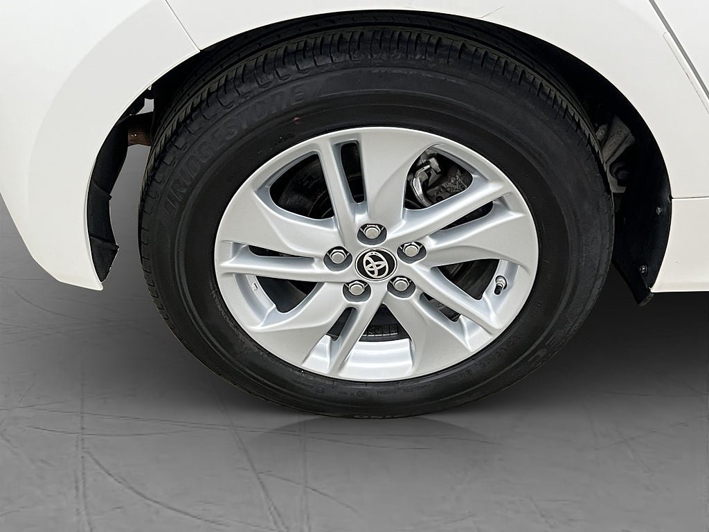 Vehicle Image 23