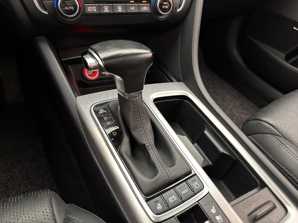 Vehicle Image 24