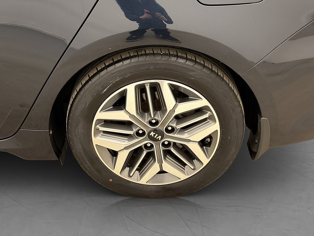 Vehicle Image 35