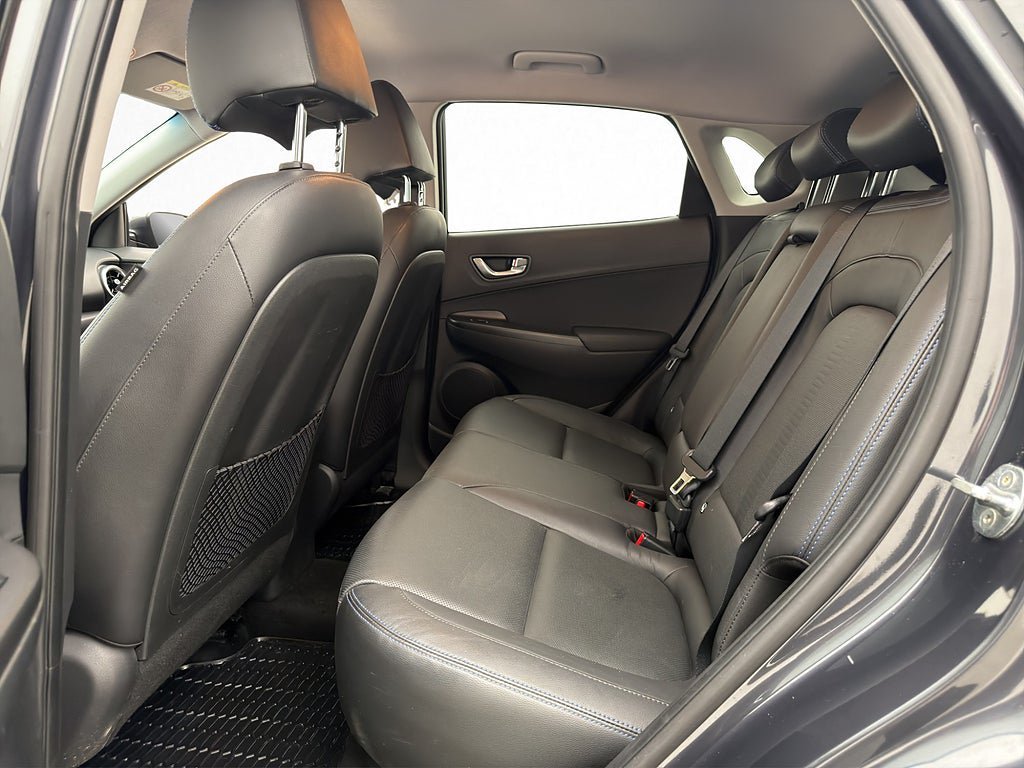 Vehicle Image 32
