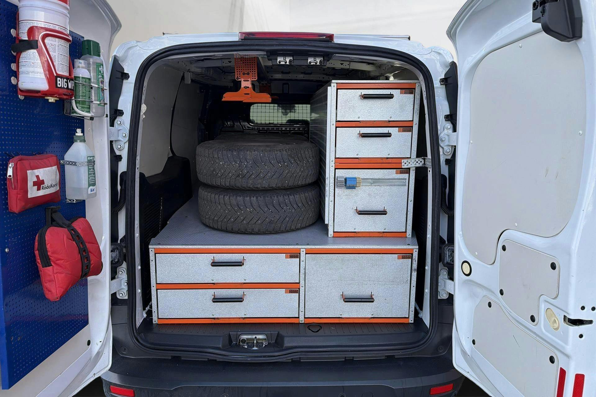 Vehicle Image 8