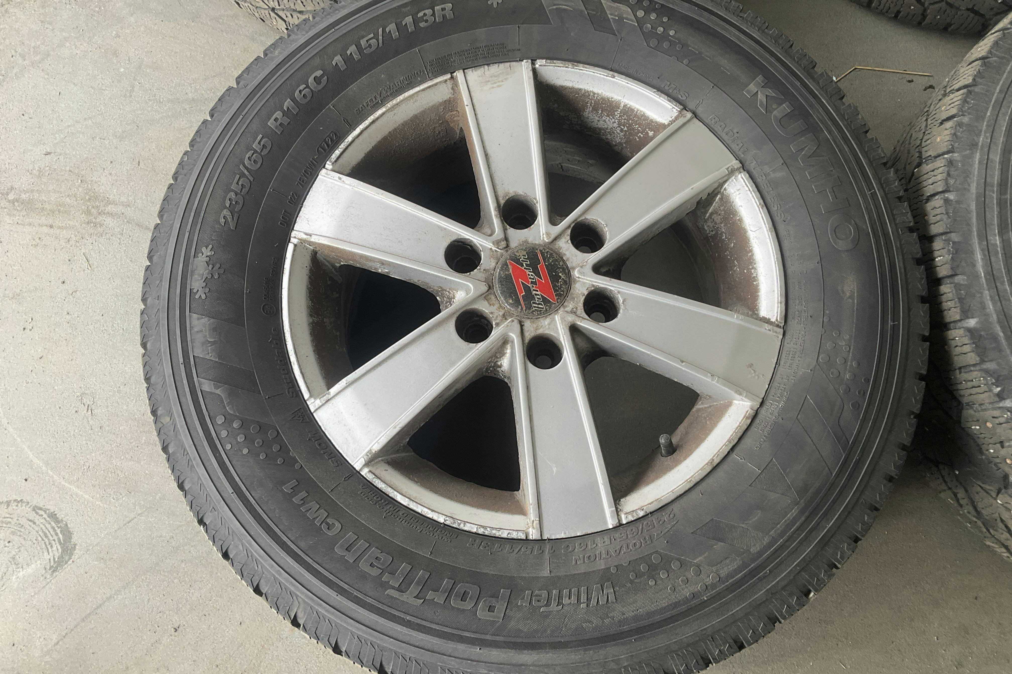 Vehicle Image 12