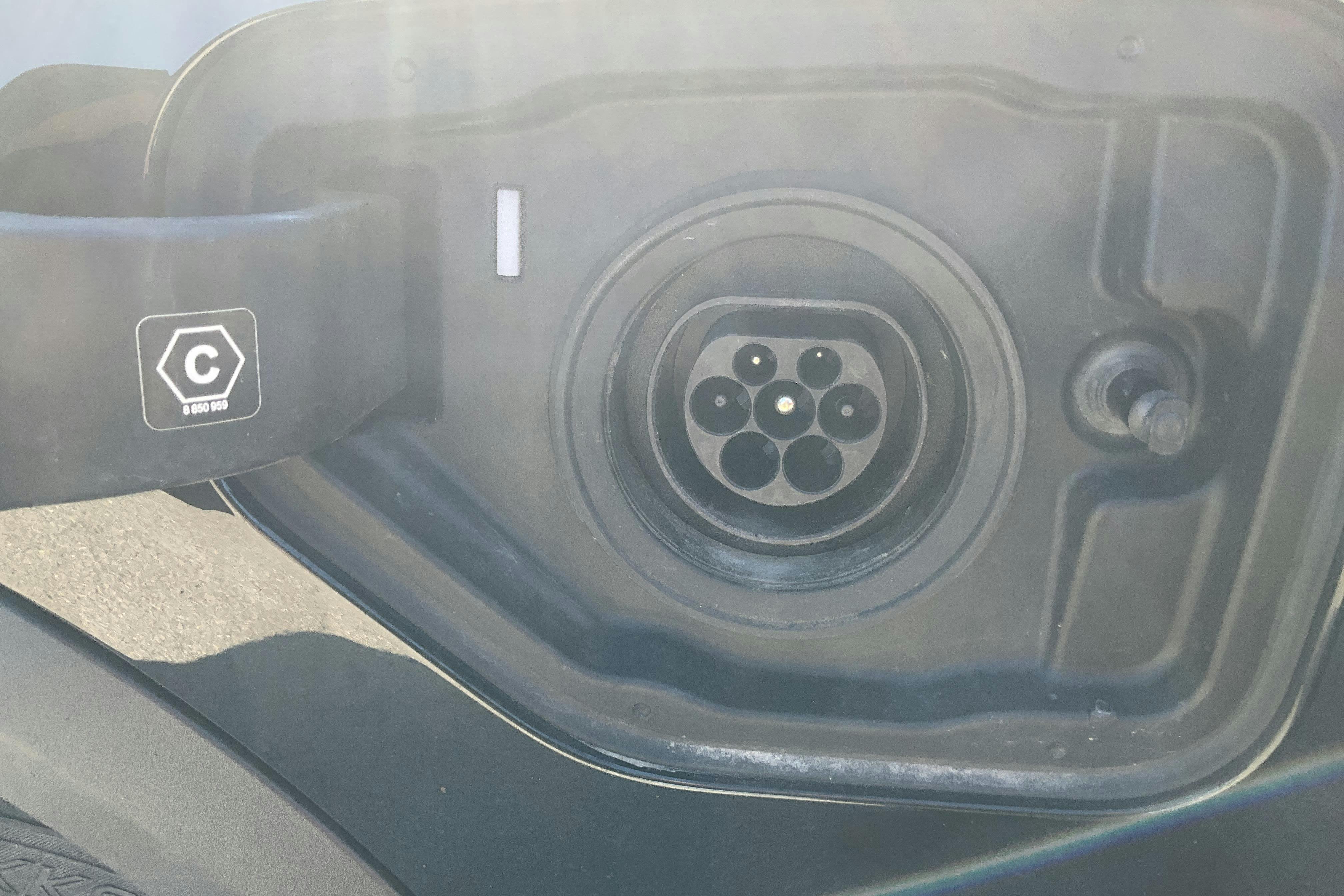 Vehicle Image 25