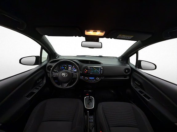 Vehicle Image 12
