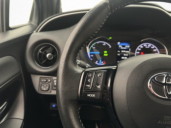 Vehicle Image 24