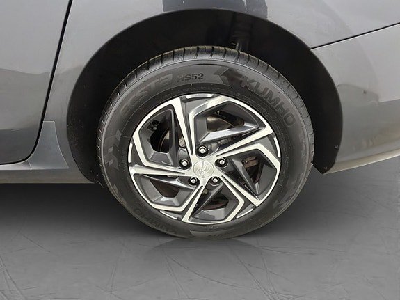 Vehicle Image 30
