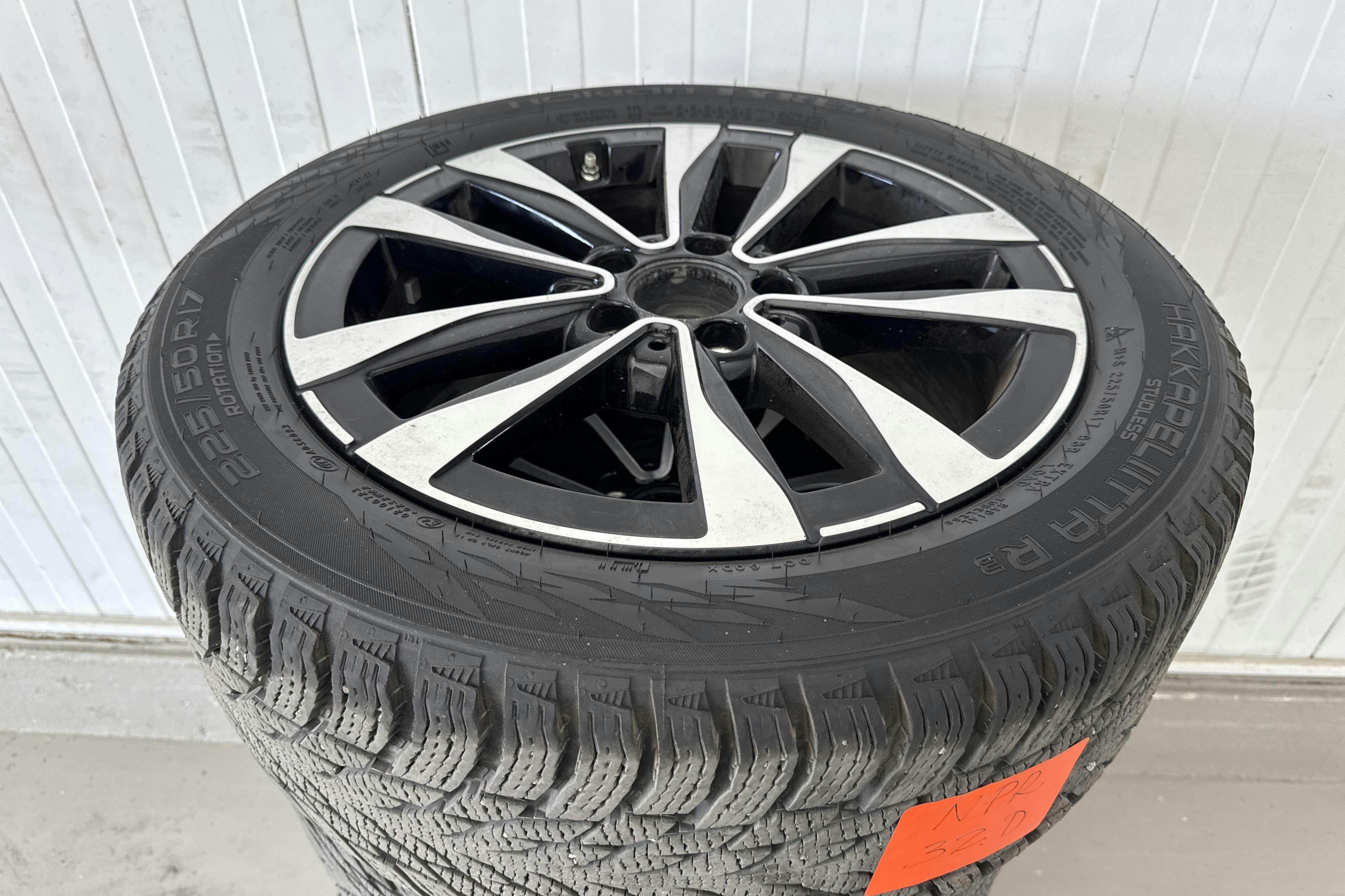 Vehicle Image 21