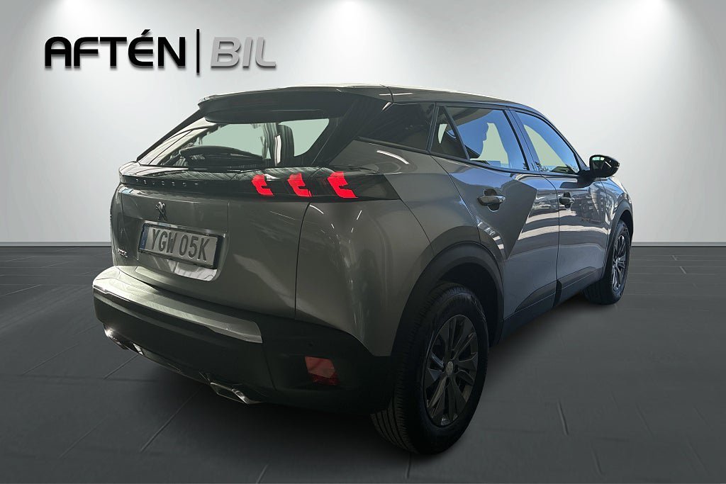 Vehicle Image 9