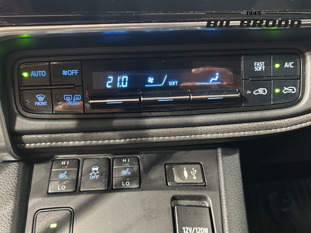 Vehicle Image 13