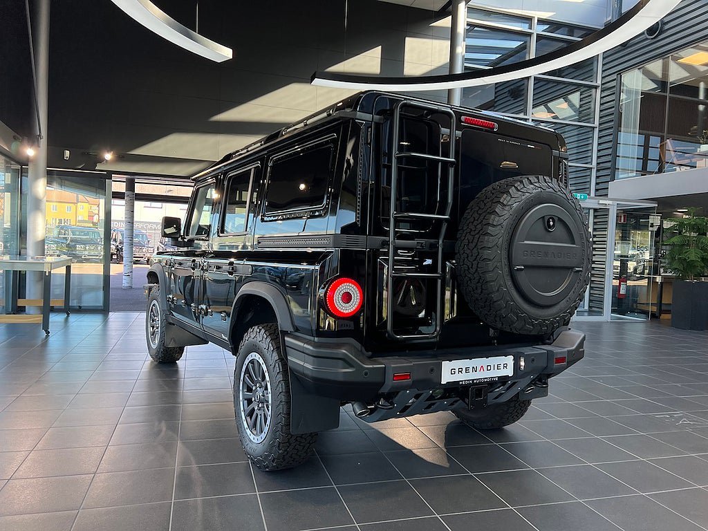 Vehicle Image 4