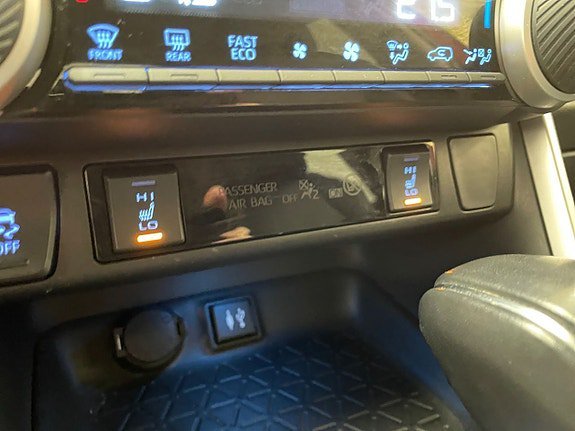 Vehicle Image 24