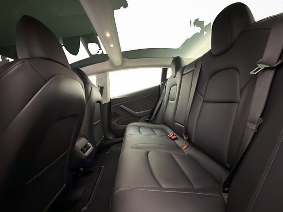 Vehicle Image 29