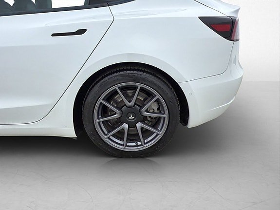 Vehicle Image 34