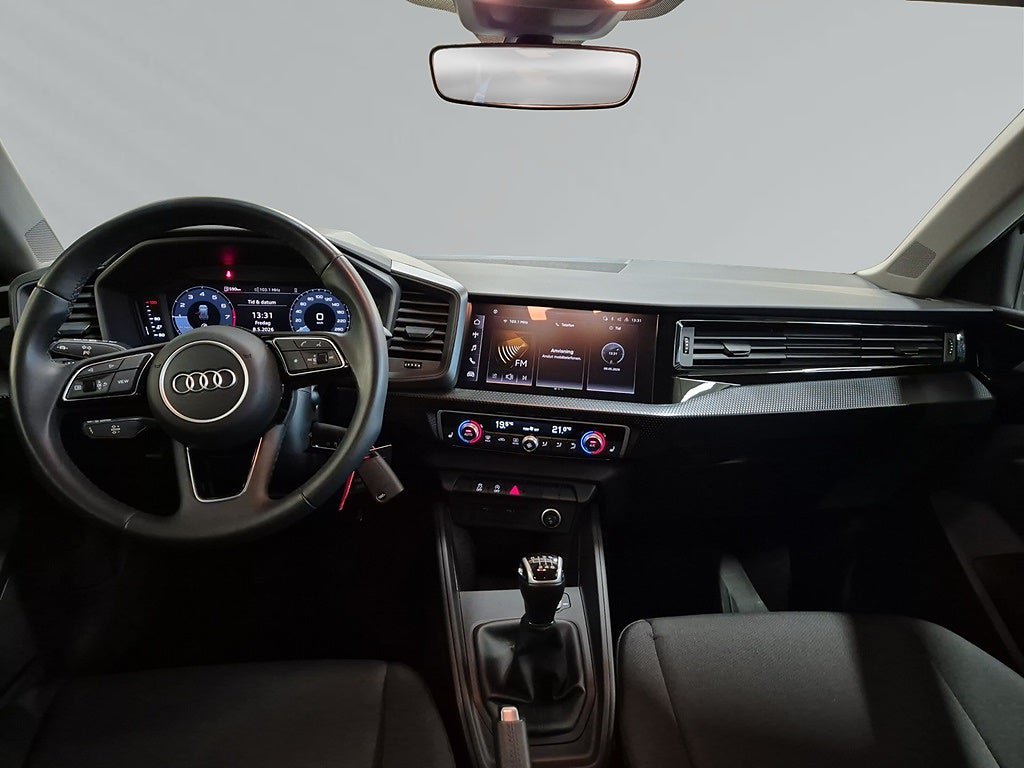 Vehicle Image 6