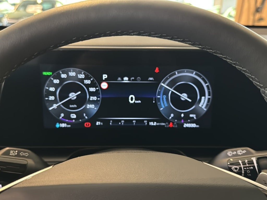 Vehicle Image 10
