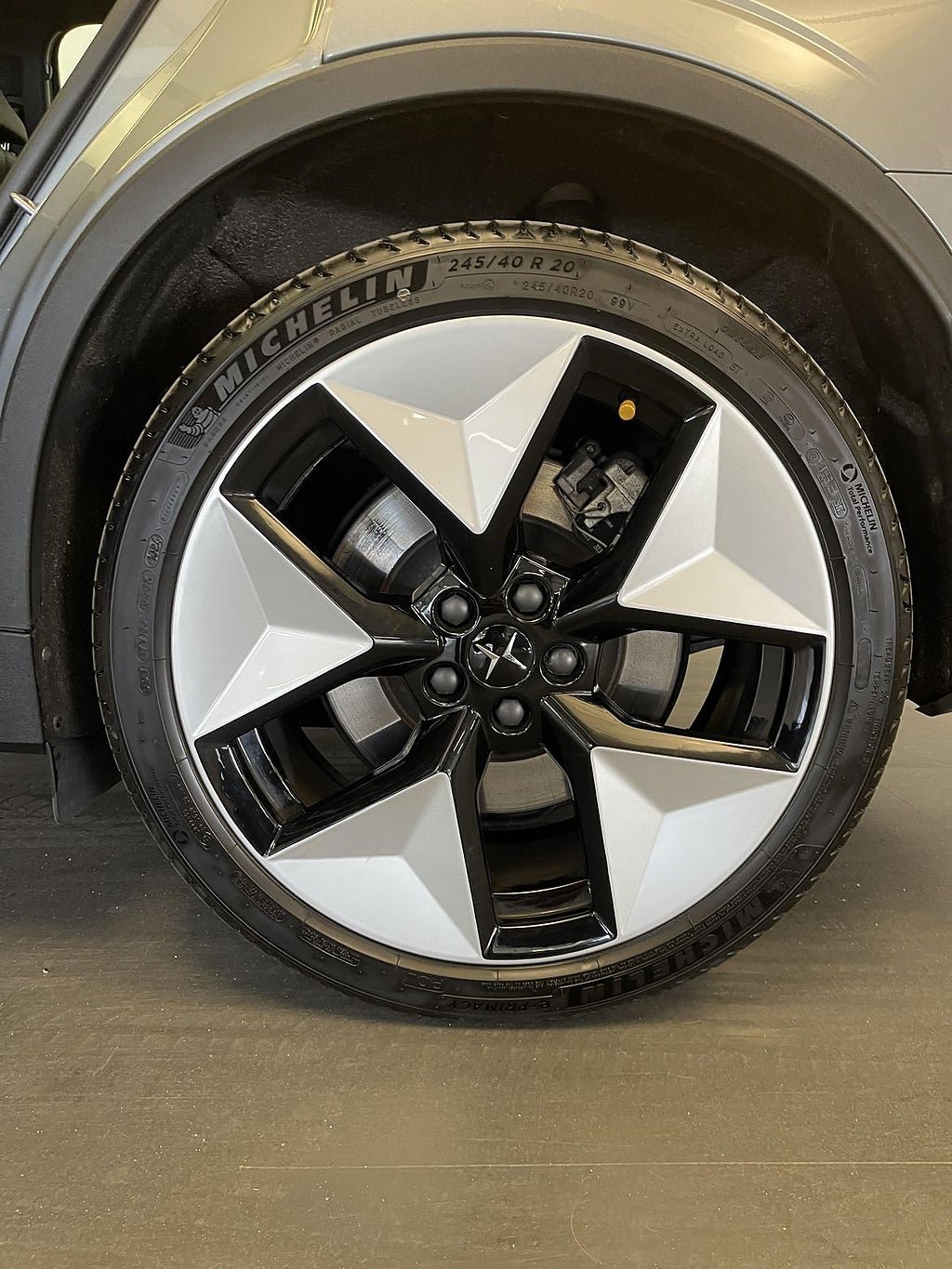 Vehicle Image 14
