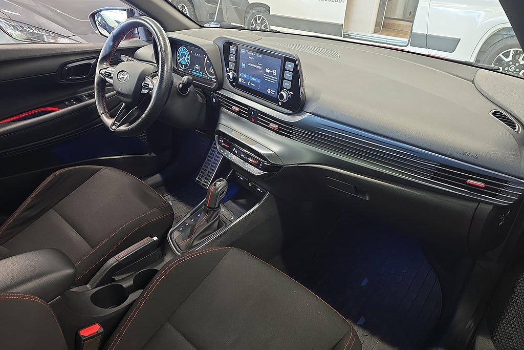 Vehicle Image 6
