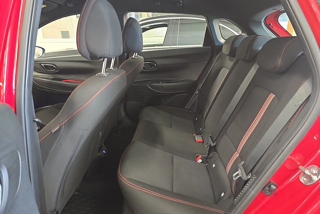 Vehicle Image 8