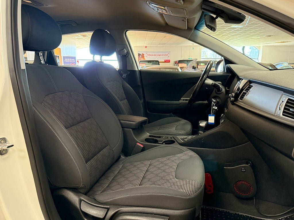 Vehicle Image 17