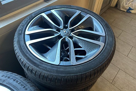 Vehicle Image 24