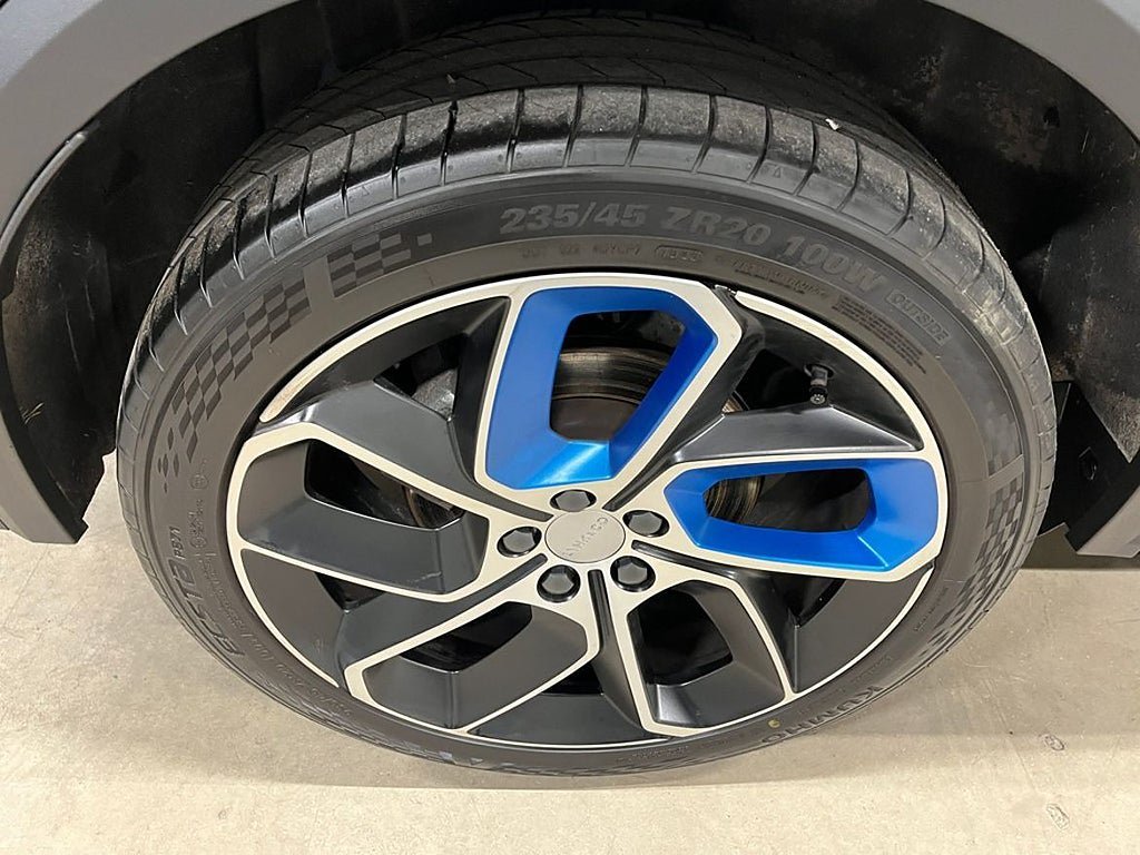 Vehicle Image 17