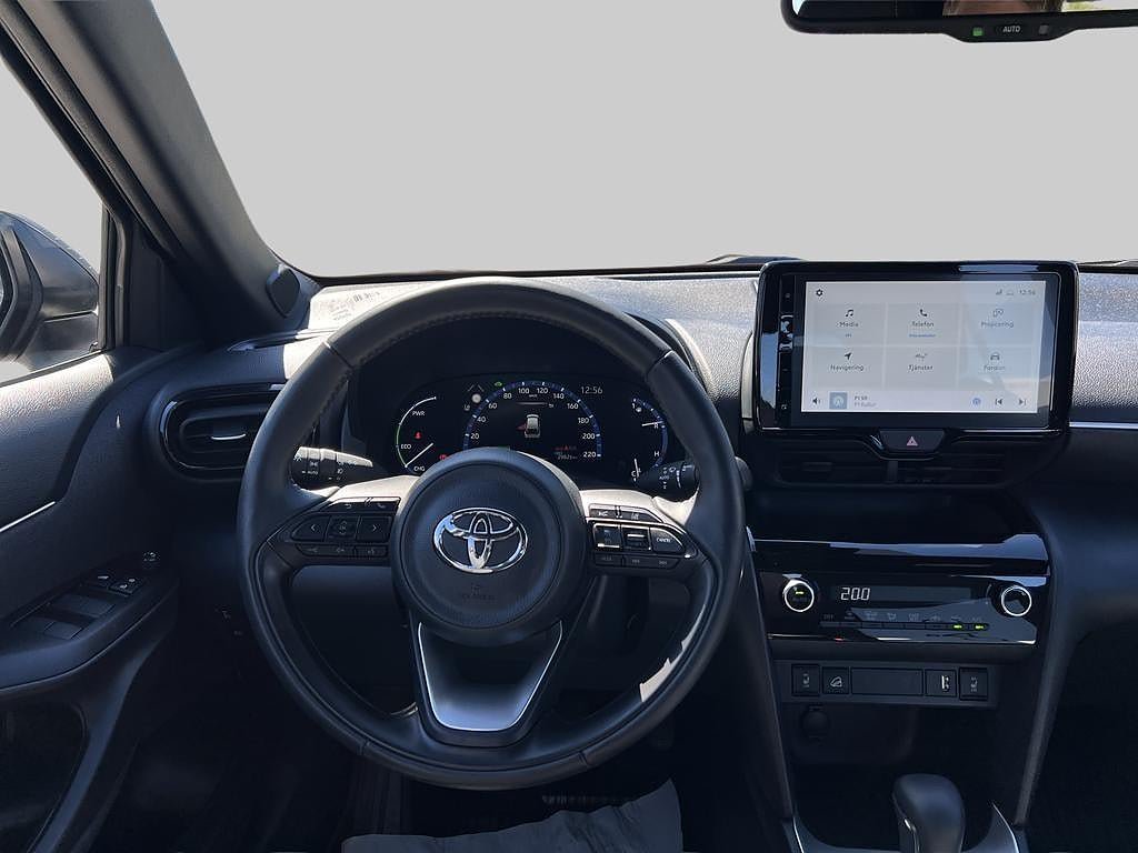 Vehicle Image 9
