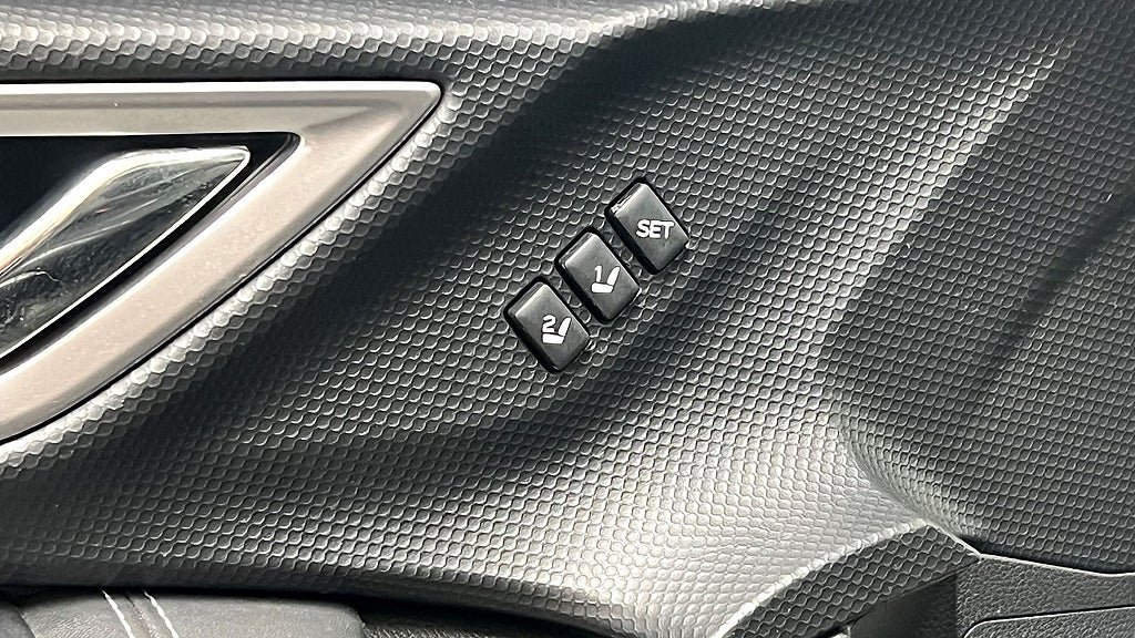 Vehicle Image 24