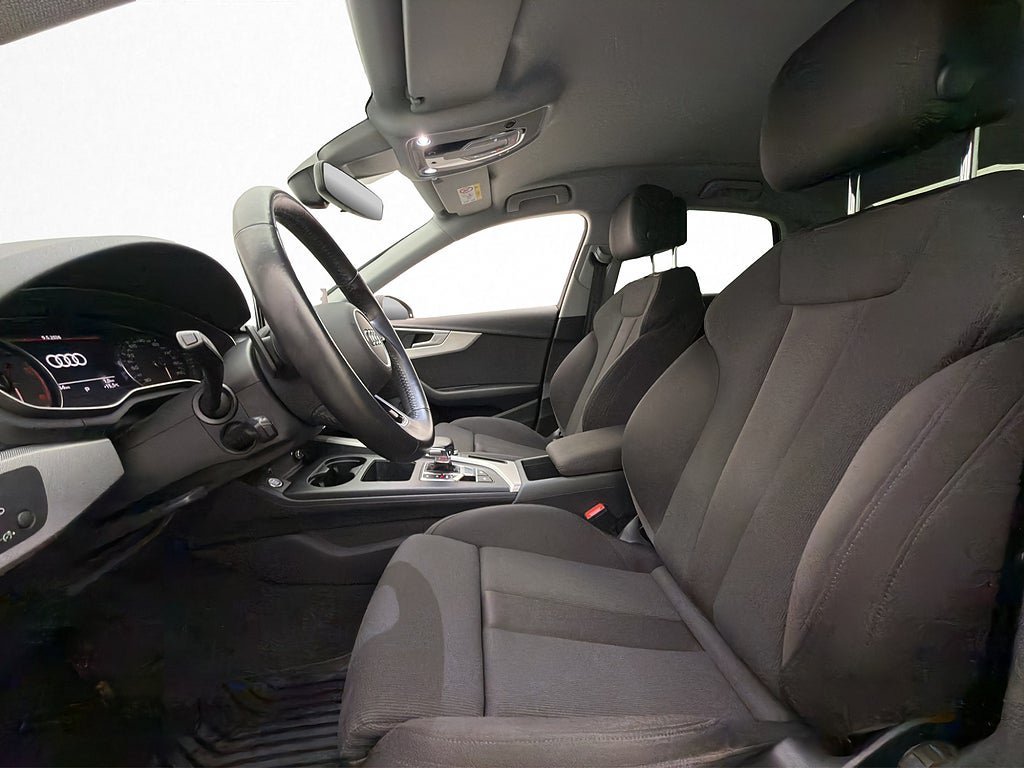 Vehicle Image 12