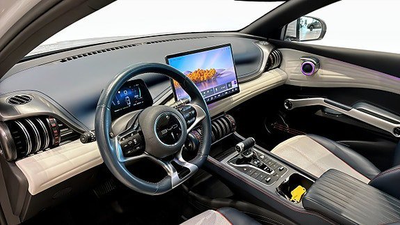 Vehicle Image 11