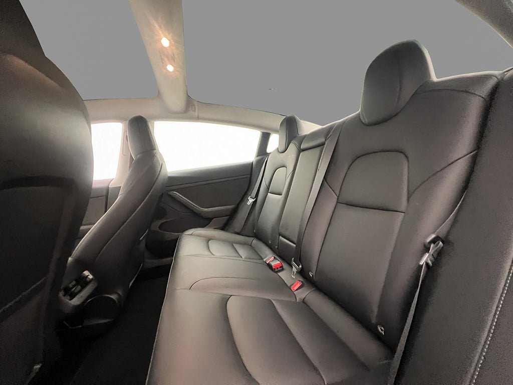 Vehicle Image 23