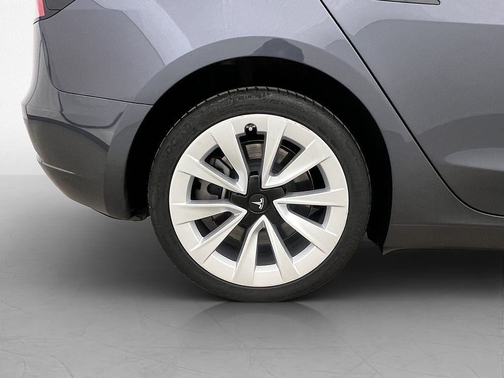 Vehicle Image 35