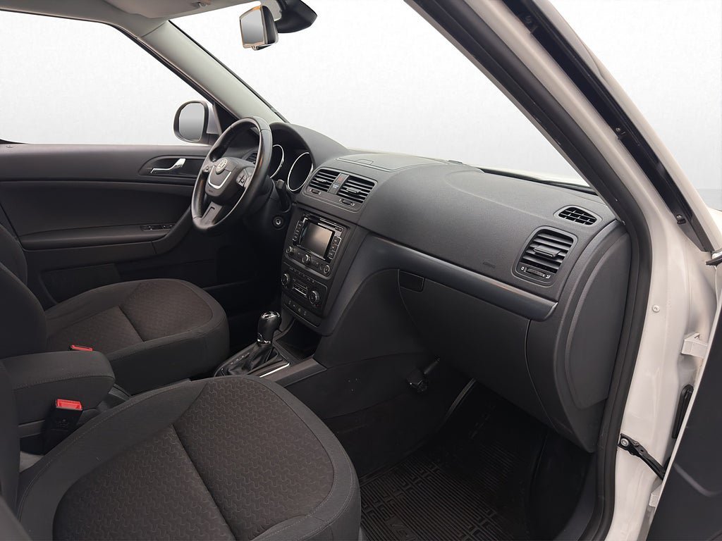 Vehicle Image 25