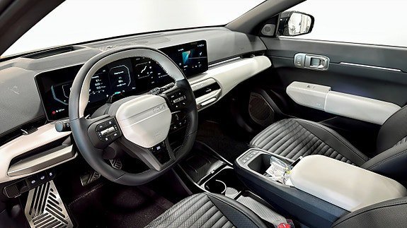 Vehicle Image 8