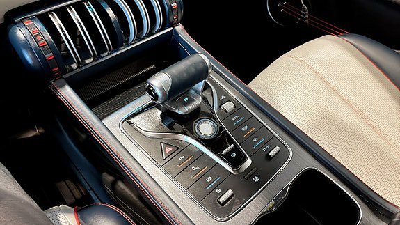 Vehicle Image 12
