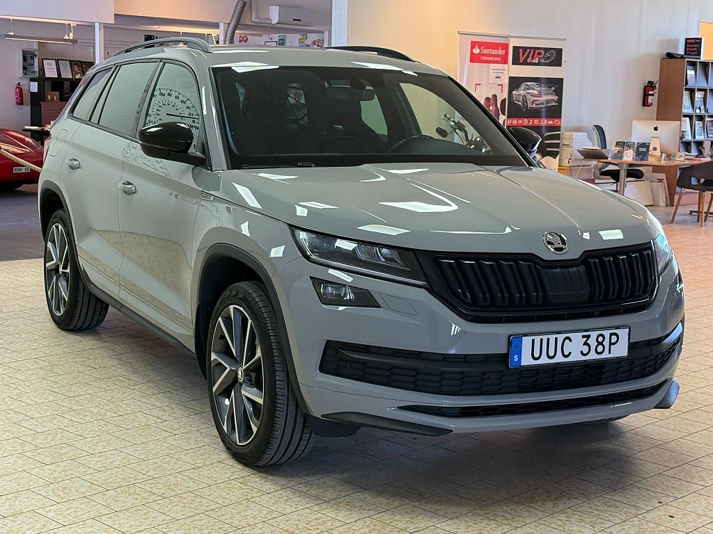 Vehicle Image 9