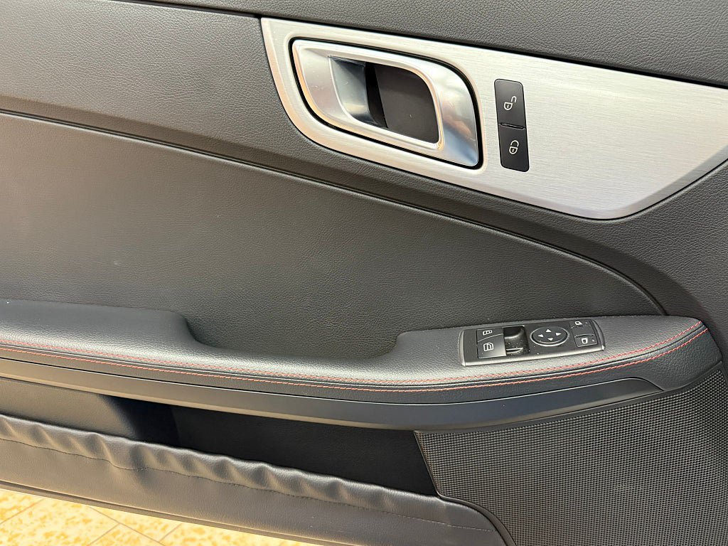 Vehicle Image 21