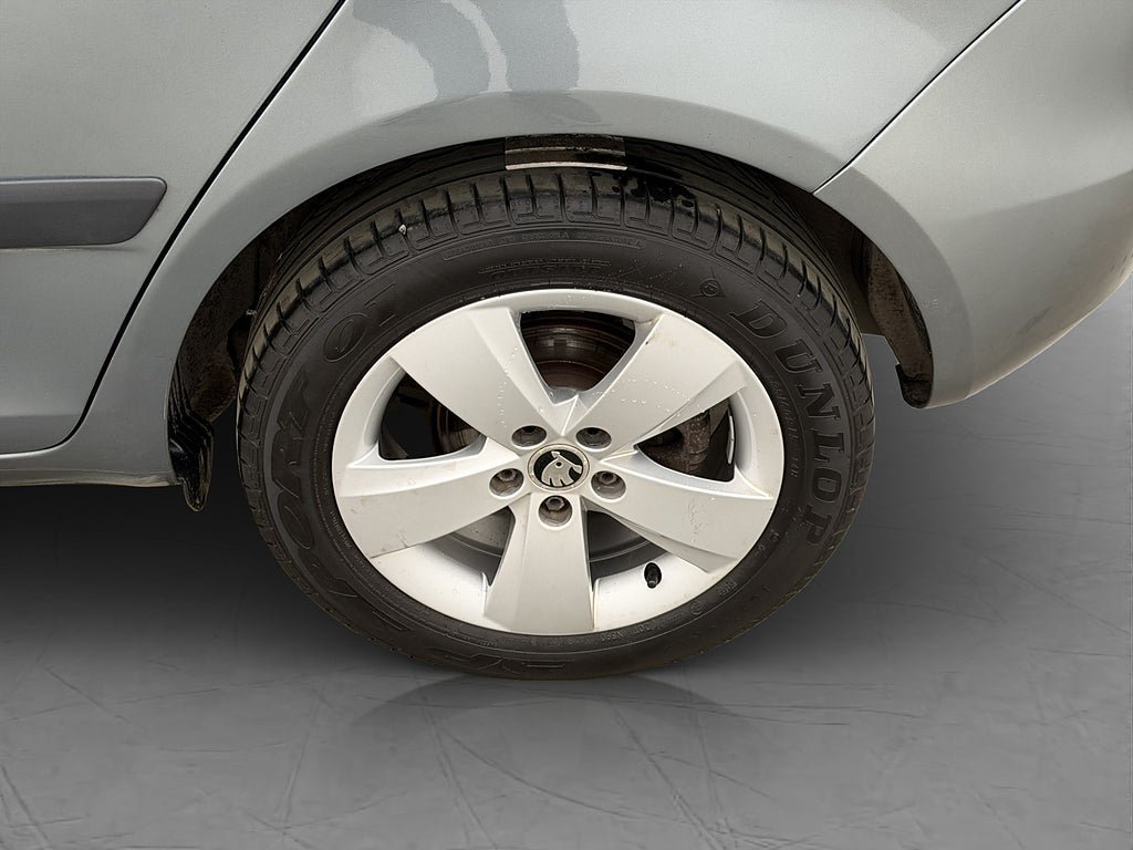 Vehicle Image 21