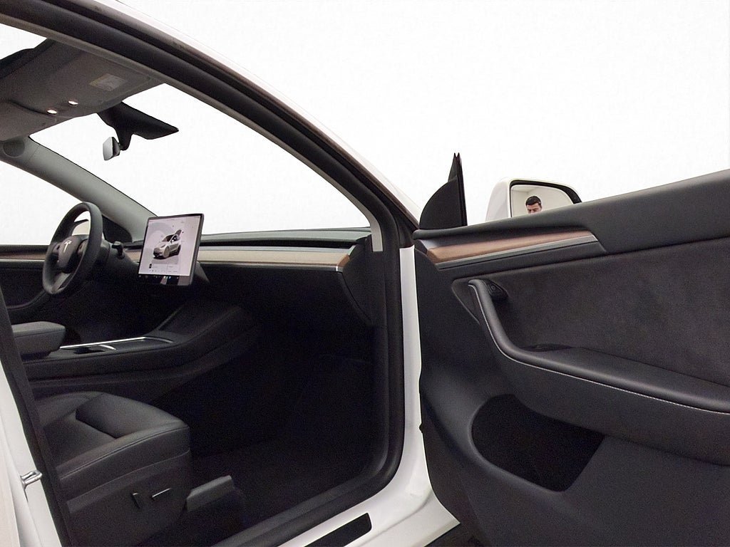 Vehicle Image 33