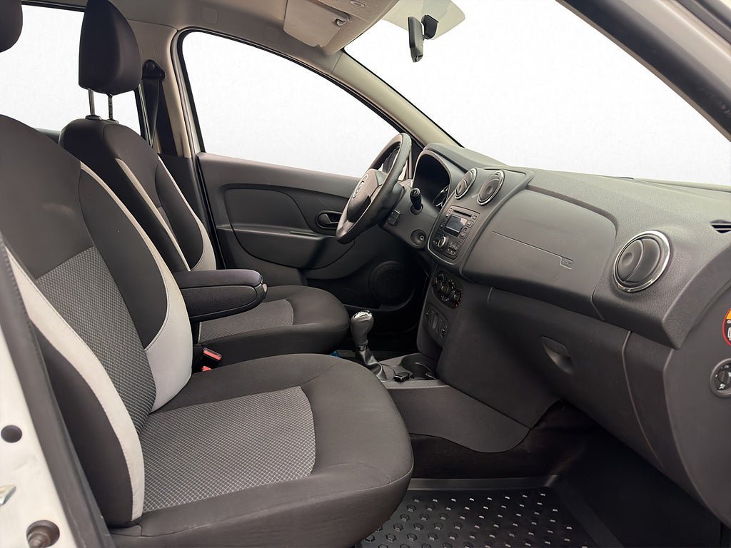 Vehicle Image 13