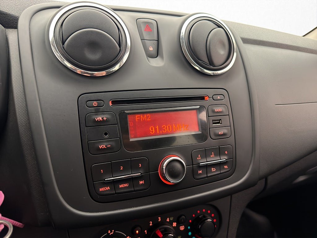Vehicle Image 20