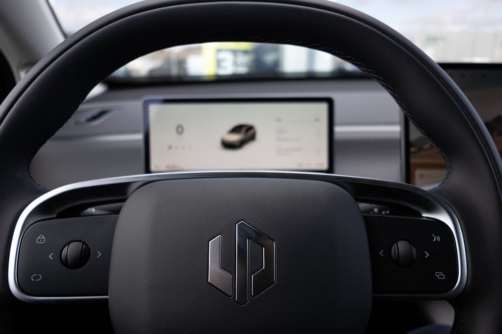 Vehicle Image 6
