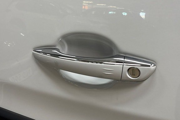 Vehicle Image 26